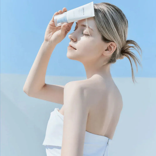 Sérum Solaire Hydratant Hyalu-Cica à la Centella de Madagascar SPF 50+ PA++++