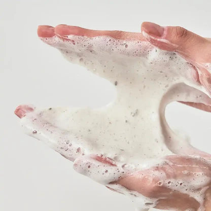 Mousse Nettoyante au Quercétinol et Feuille de Cœur